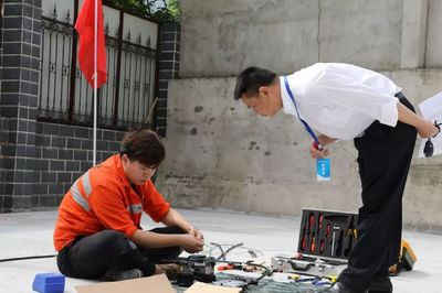 武汉通信段 比标准，拼速度，光缆接续大比武助力通信设备修理