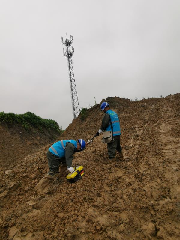 防汛硬仗中的通信守护者——记通信设备修理员在抗洪一线的坚守